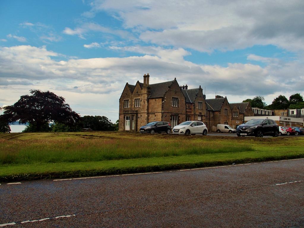 Almond House Lodge EDI Buitenkant foto